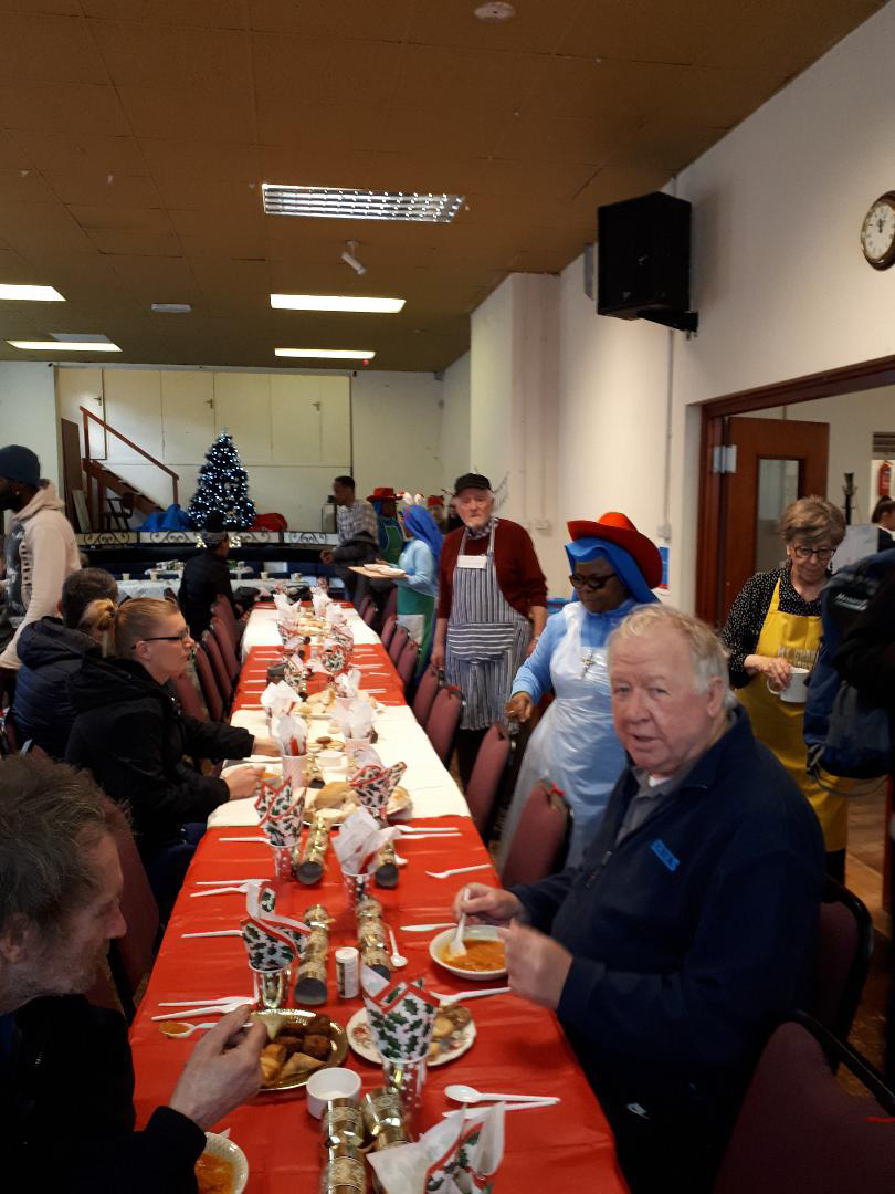 Christmas-dinner-with-the-homeless.